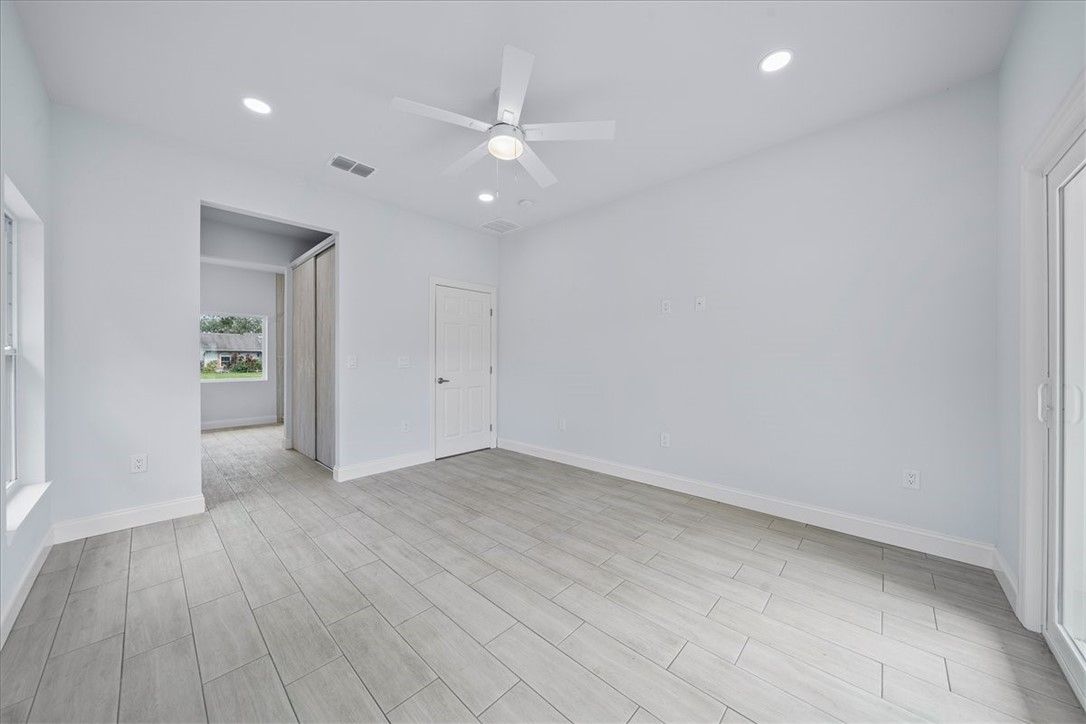 Empty room, Interior, Recessed Lighting, Wood Texture Flooring