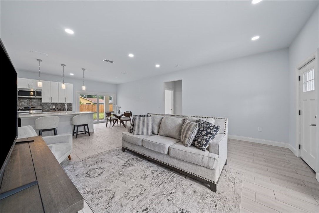 Dining room, Interior, Kitchen, Living room, Pendant Lights, Recessed Lighting, Wood Texture Flooring