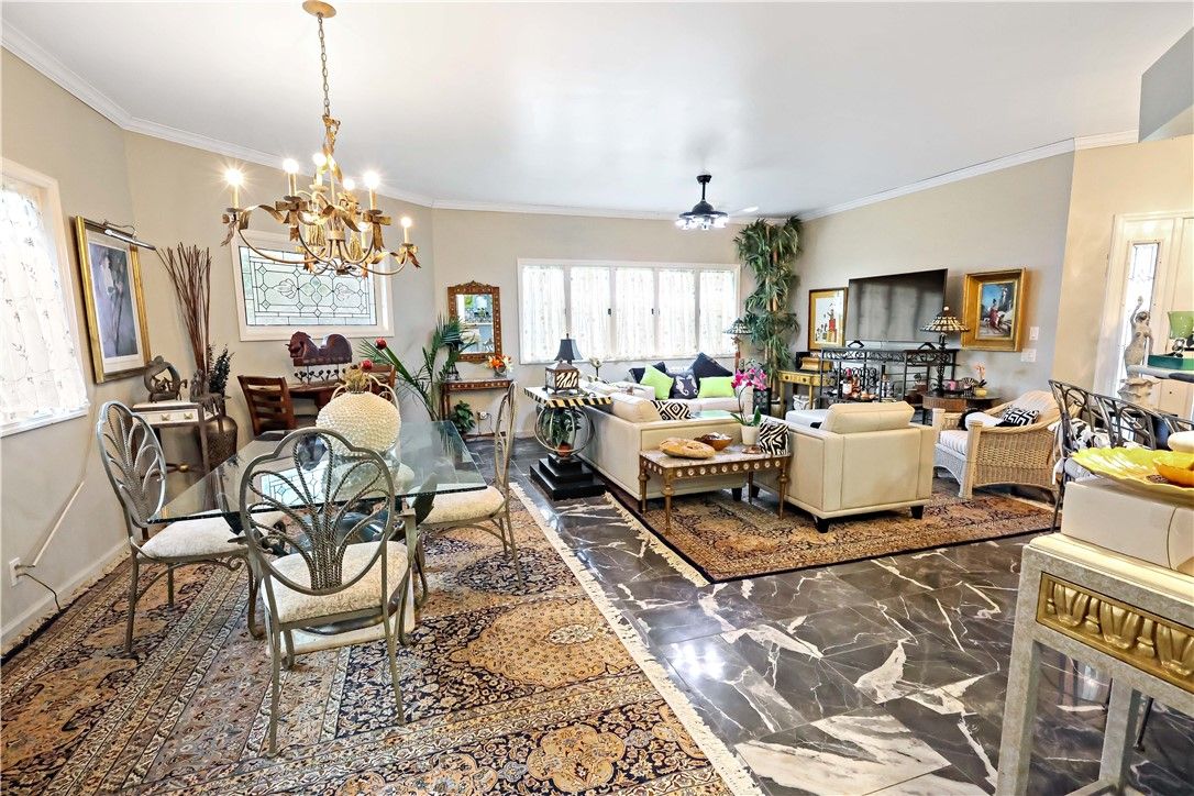 Chandelier, Dining room, Interior, Living room