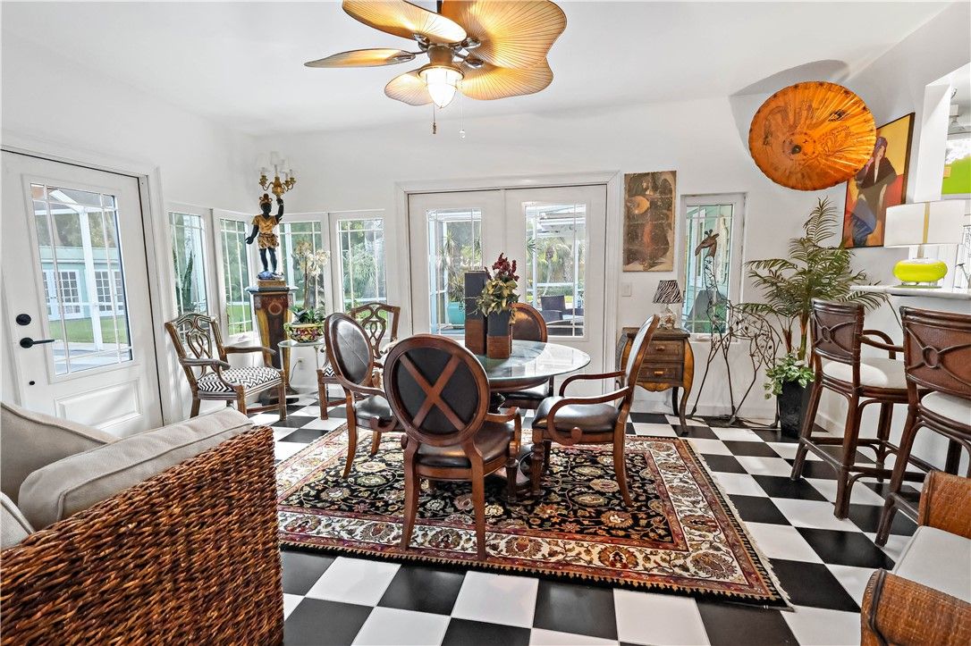 Dining room, Interior