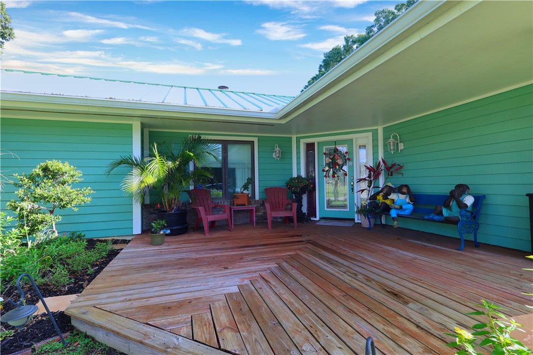 Exterior, Wood Texture Flooring