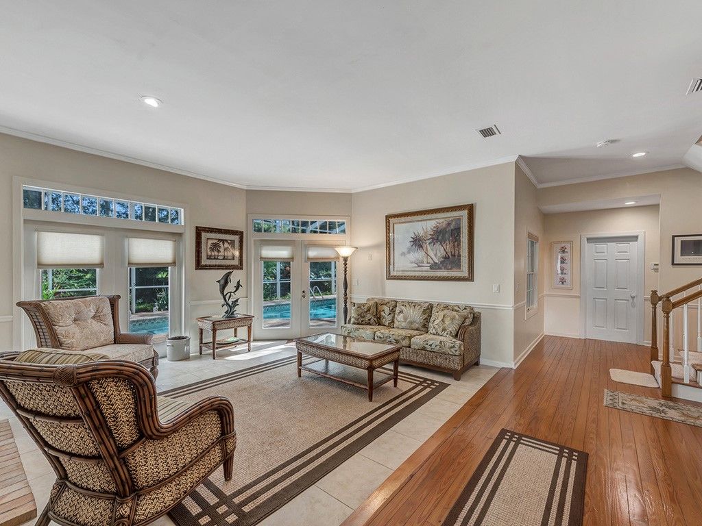 Interior, Living room, Recessed Lighting, Wood Texture Flooring