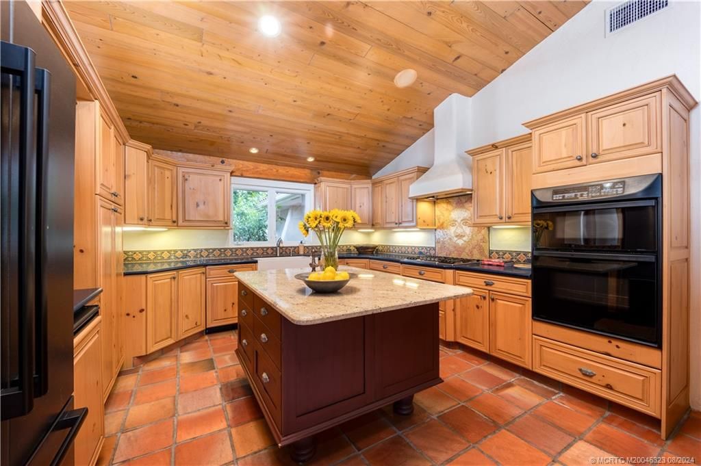 Interior, Kitchen, Recessed Lighting, Wooden Ceilings