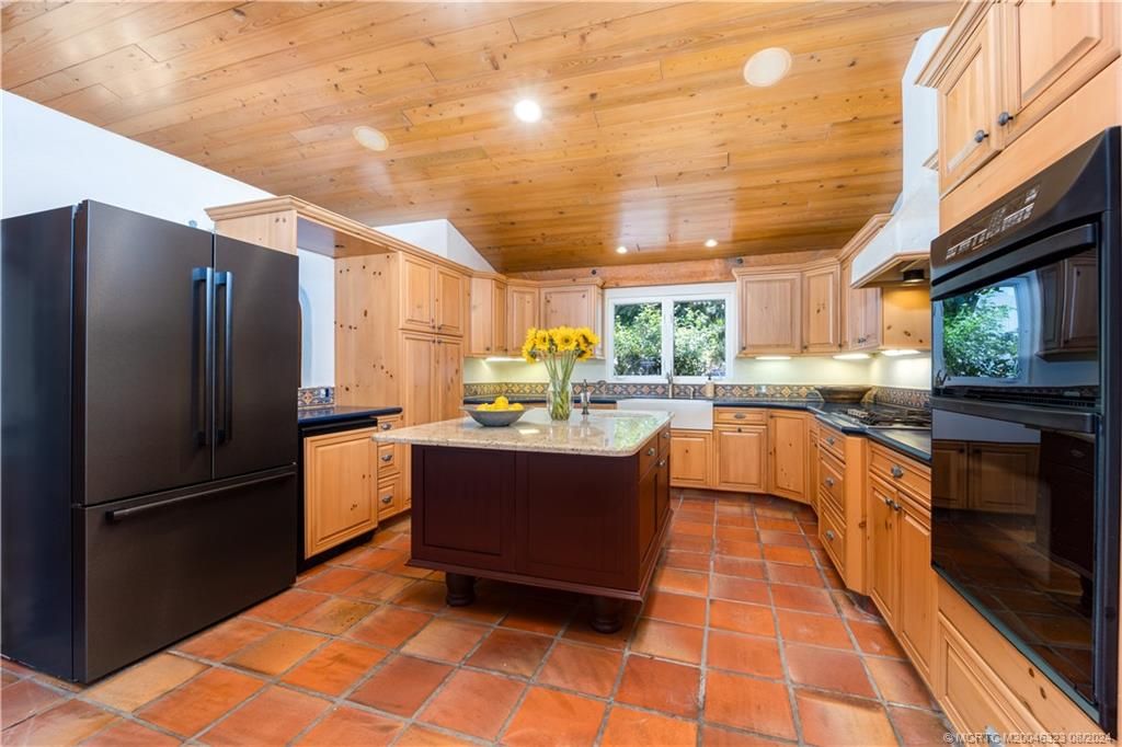 Interior, Kitchen, Recessed Lighting, Wooden Ceilings