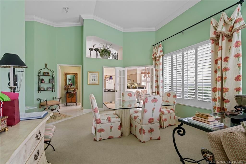 Dining room, Interior