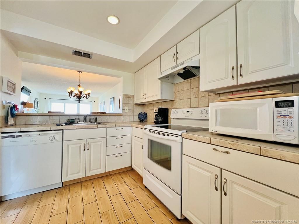 Chandelier, Interior, Kitchen, Recessed Lighting, Wood Texture Flooring