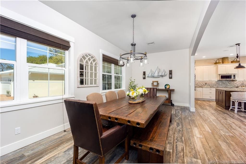 Dining room, Interior, Kitchen, Pendant Lights, Recessed Lighting, Wood Texture Flooring