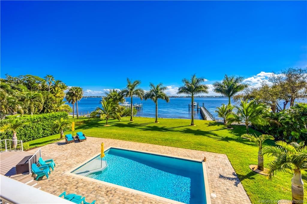 Exterior, Pool, Water