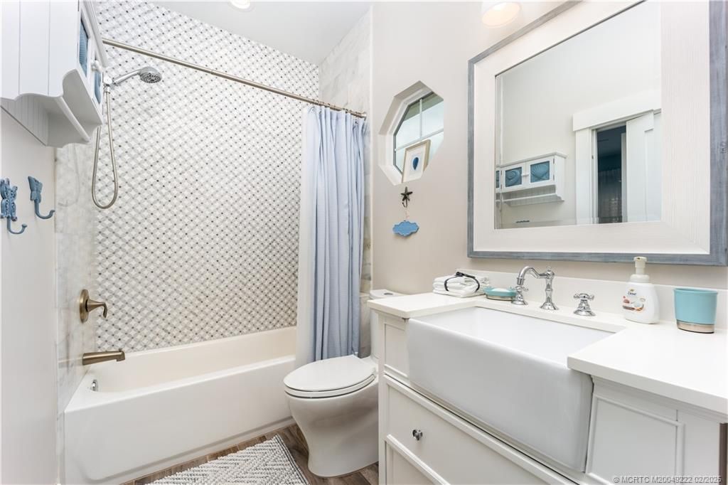 Bathroom, Interior, Recessed Lighting, Wood Texture Flooring