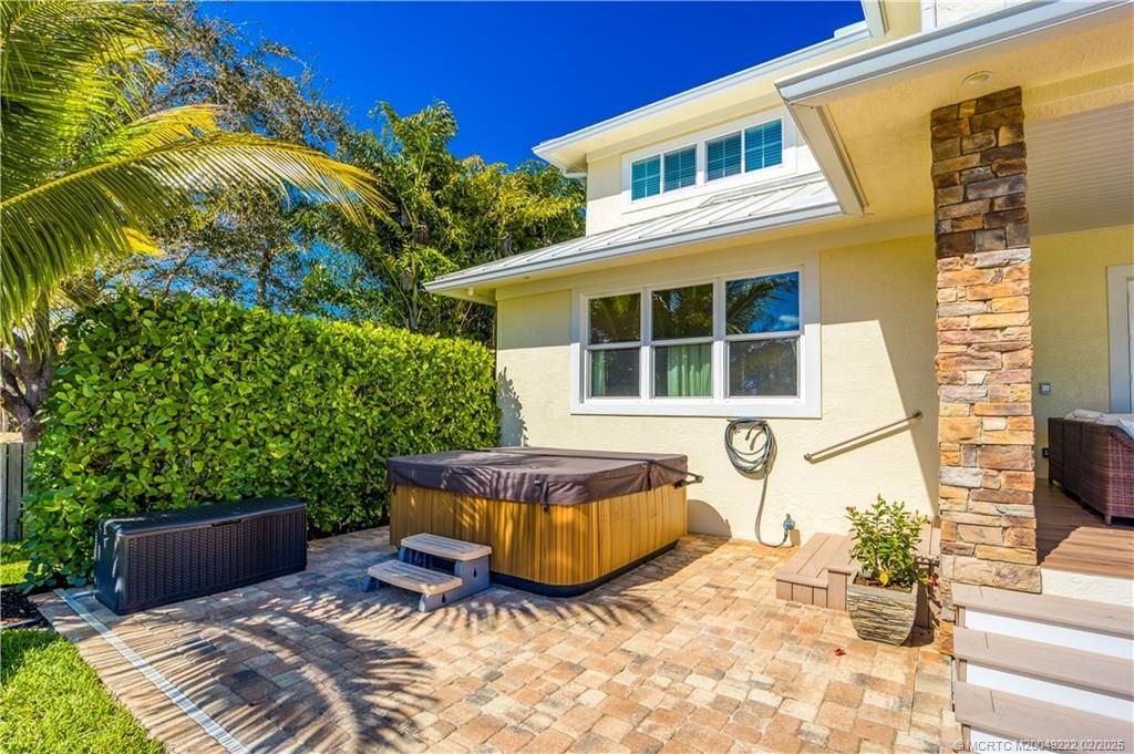 Exterior, Hot Tub