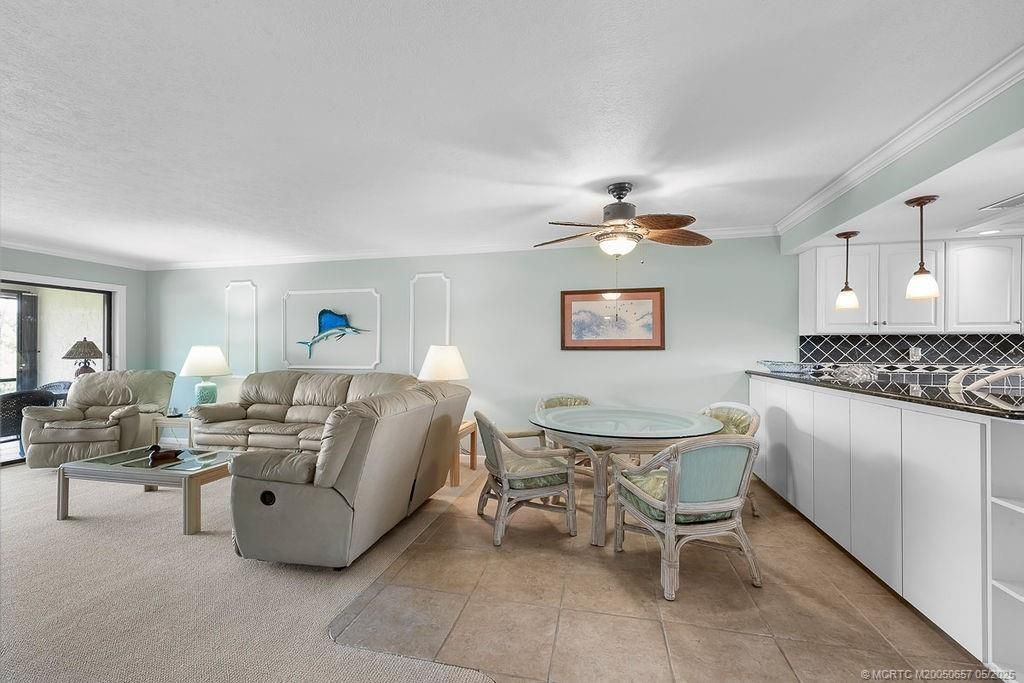 Dining room, Interior, Living room, Pendant Lights