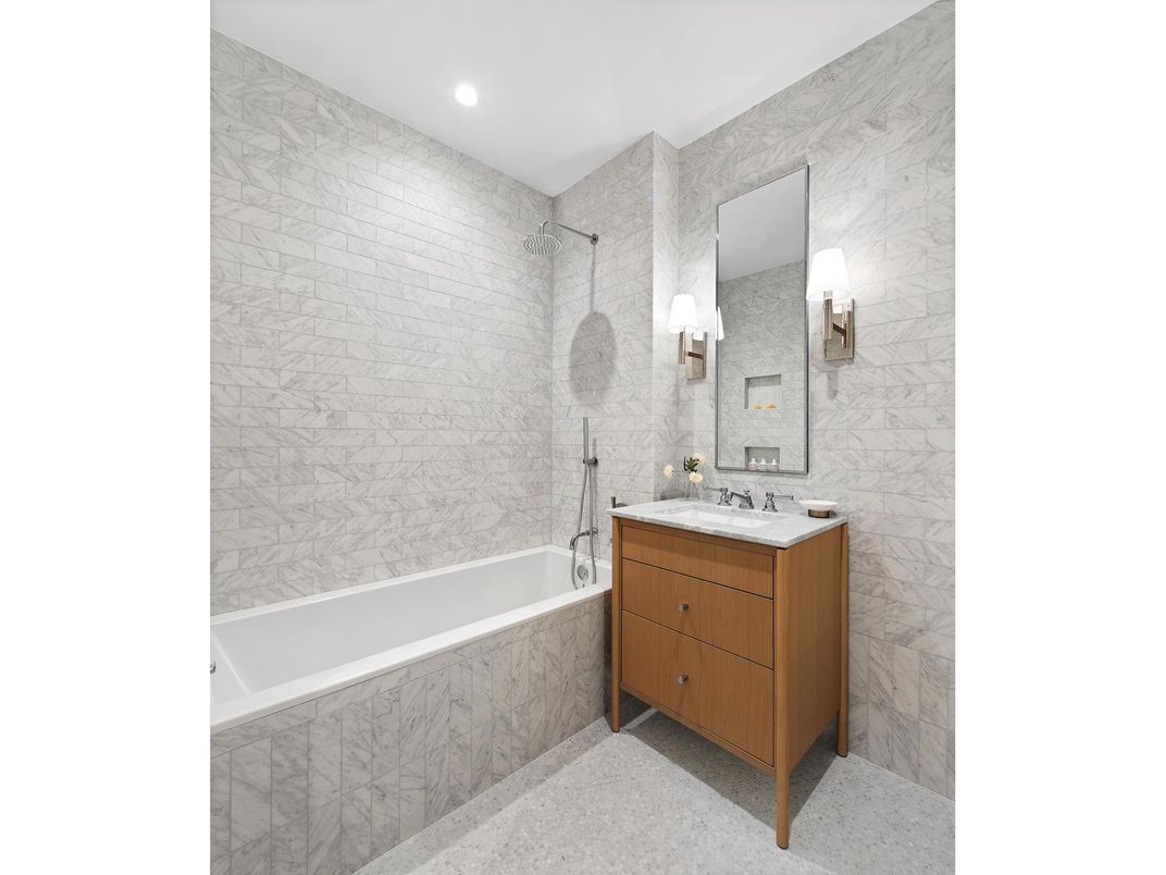 Bathroom, Interior, Recessed Lighting