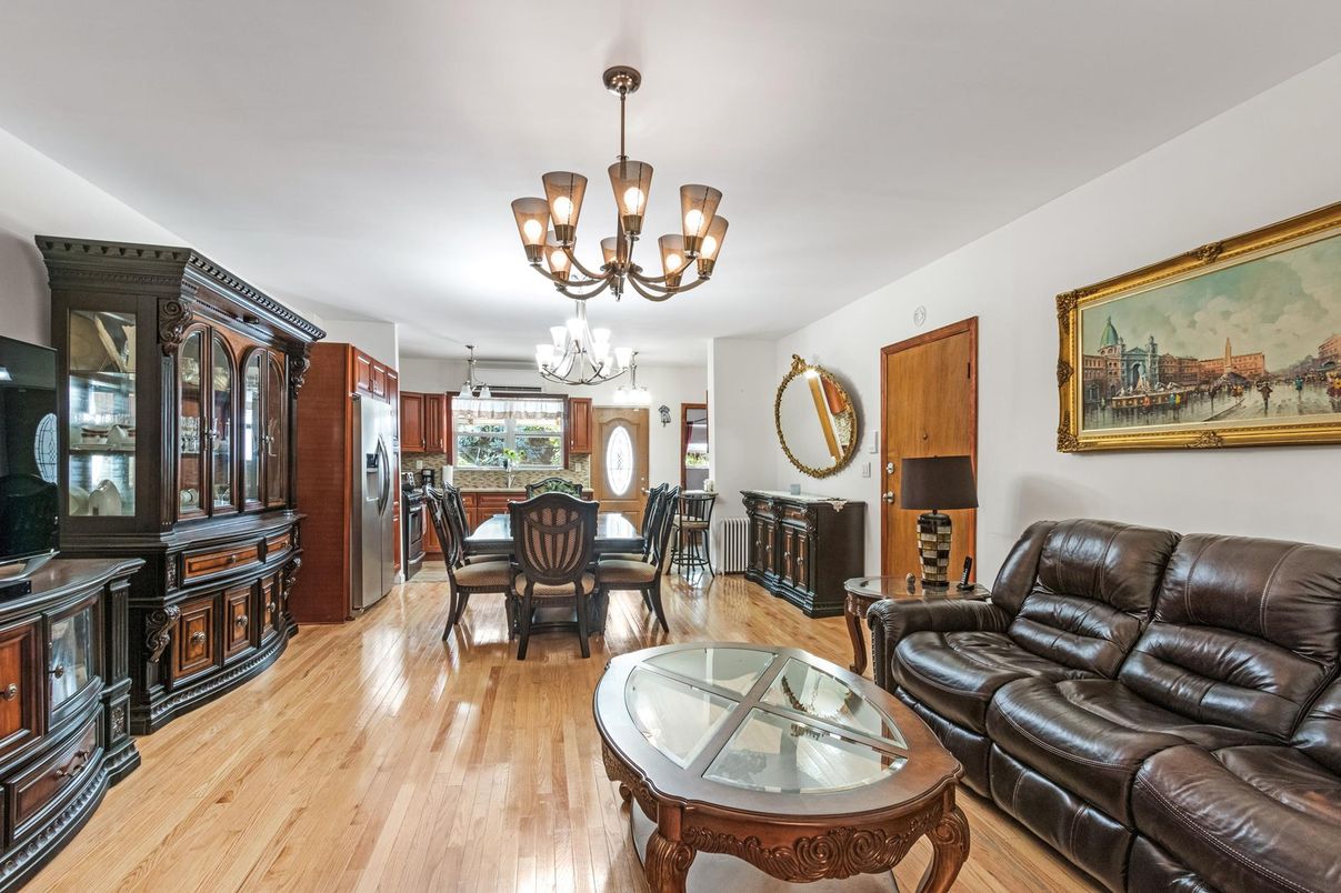 Chandelier, Dining room, Interior, Kitchen, Living room, Wood Texture Flooring