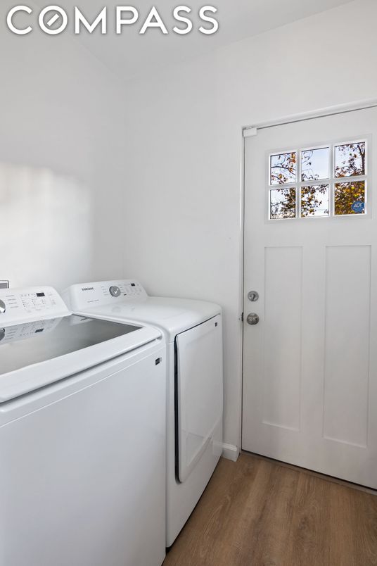 Interior, Washer, Wood Texture Flooring
