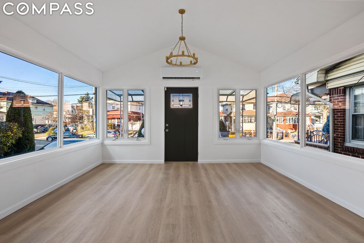 Interior, Pendant Lights, Wood Texture Flooring