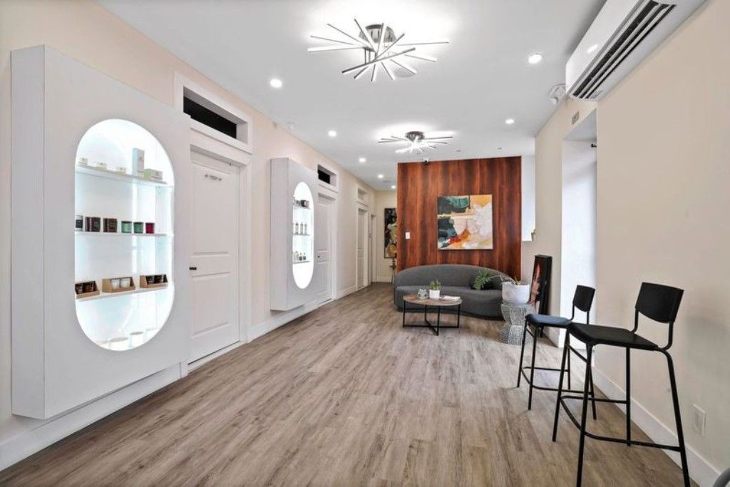 Interior, Recessed Lighting, Wood Texture Flooring, Wooden Walls
