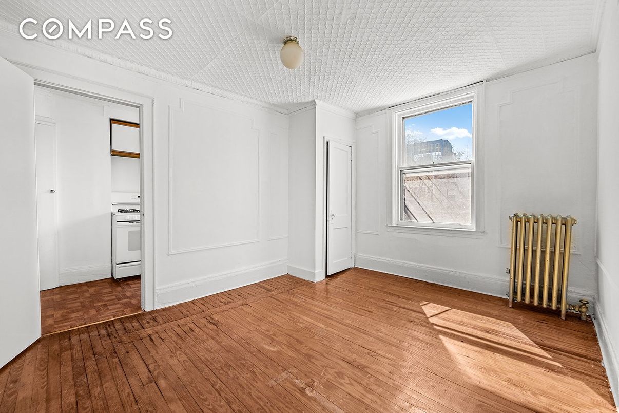 Empty room, Interior, Washer, Wood Texture Flooring