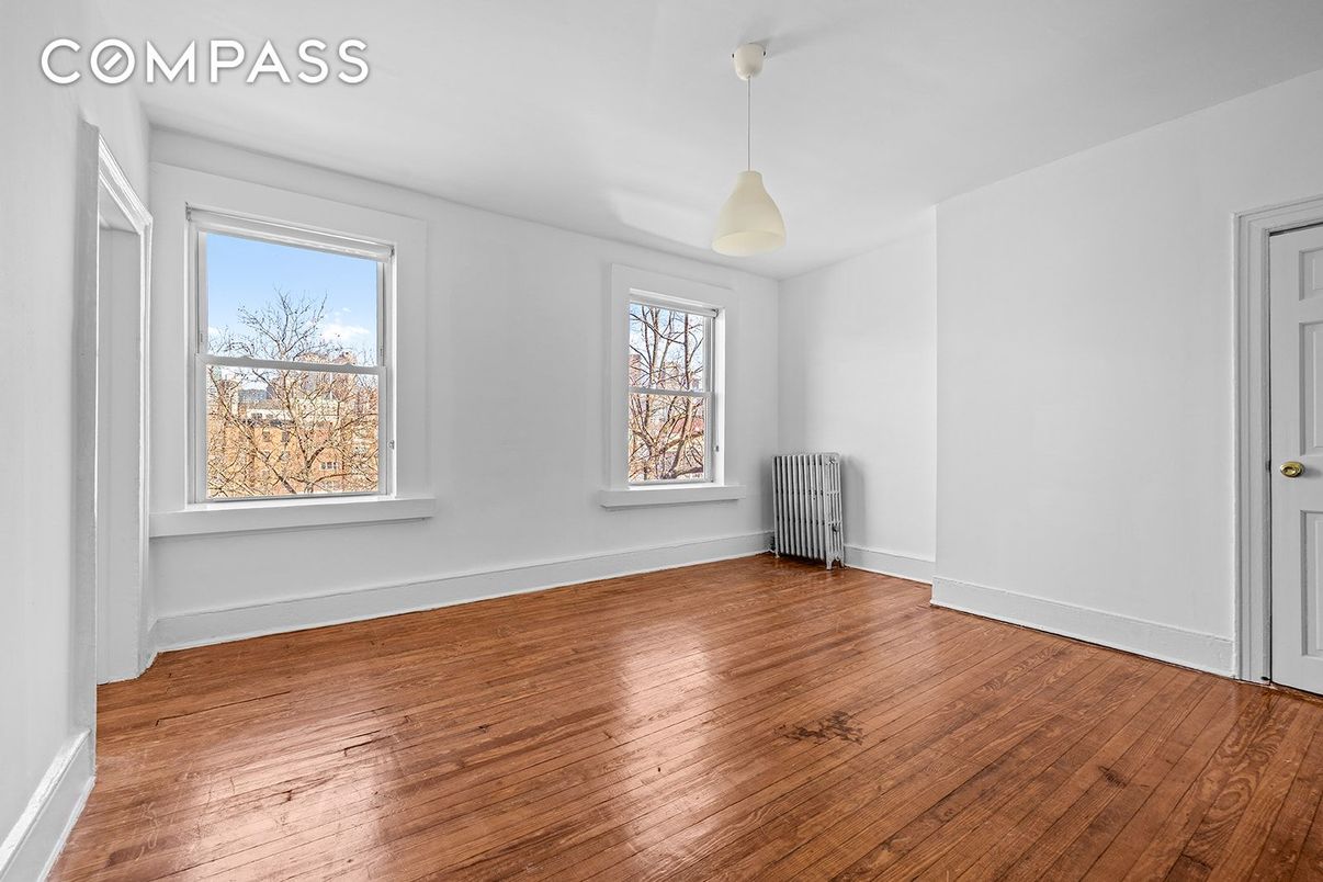 Empty room, Interior, Pendant Lights, Wood Texture Flooring