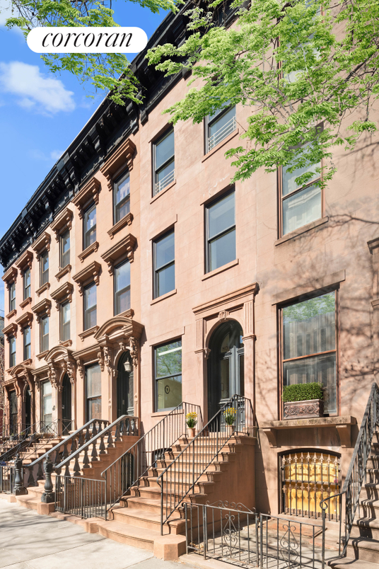 Exterior, Facade, Brownstone