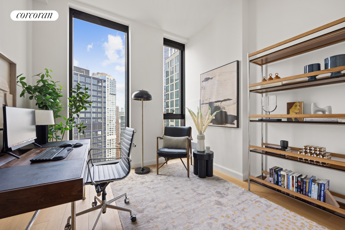 Home Office, Interior