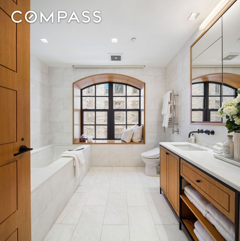 Bathroom, Interior, Recessed Lighting