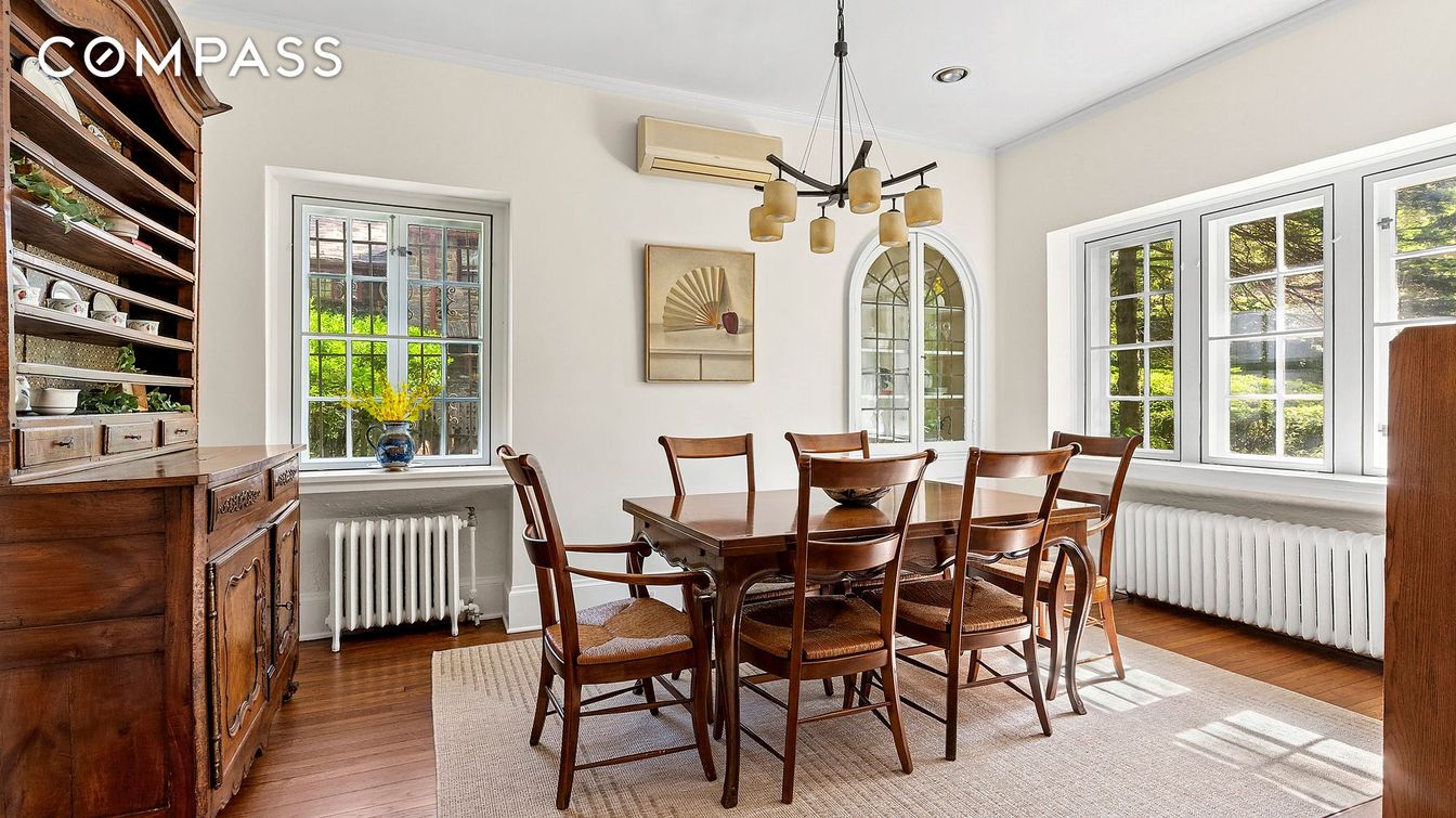 Dining room, Interior, Pendant Lights, Recessed Lighting, Wood Texture Flooring