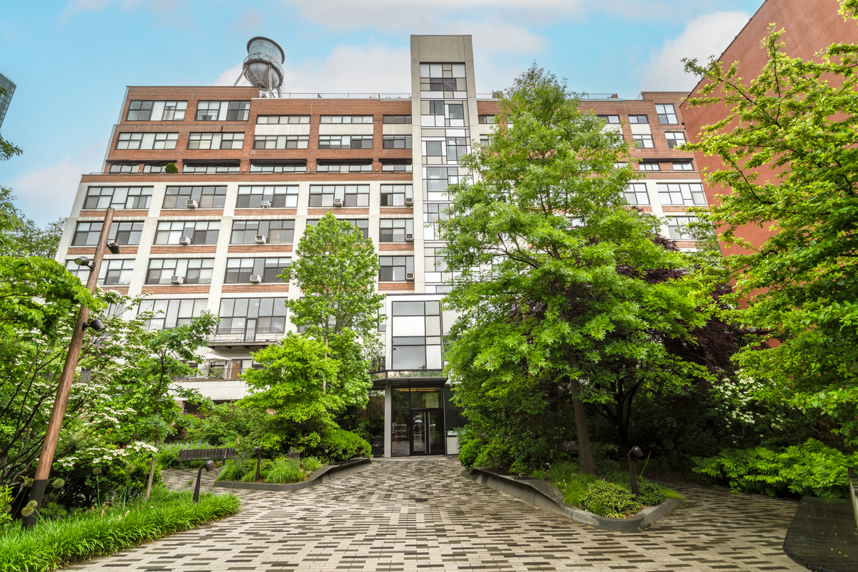 Exterior, Facade, Condo Building