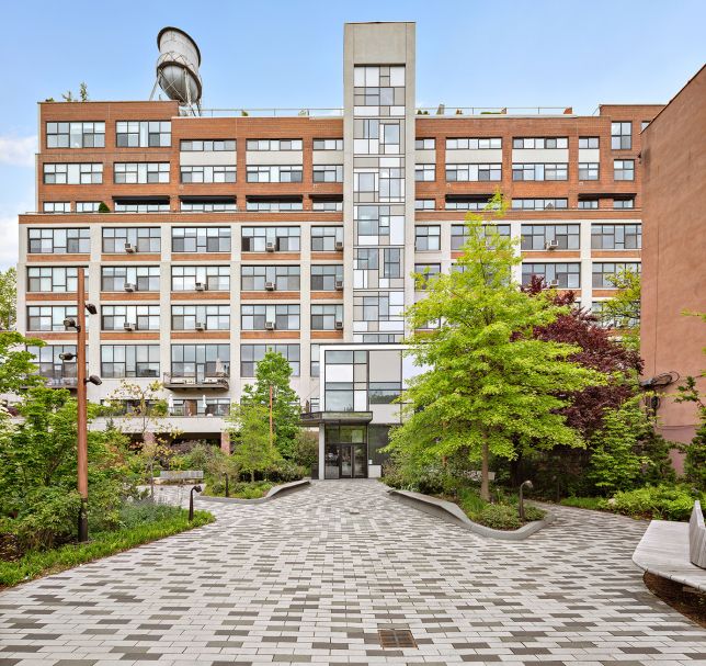 Exterior, Facade, Condo Building