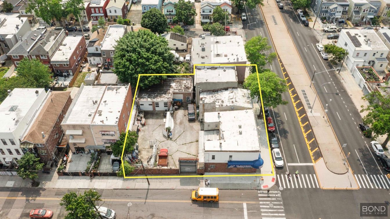 Exterior, Drone