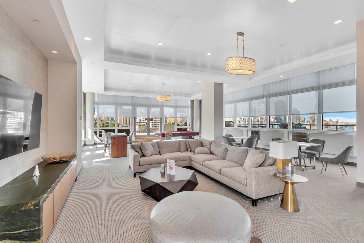 Dining room, Interior, Living room, Pendant Lights, Recessed Lighting, Water