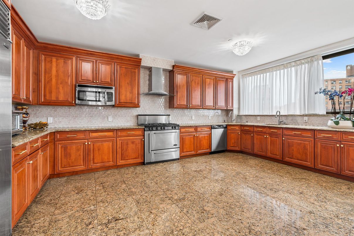 Interior, Kitchen, Stainless Steel Appliances
