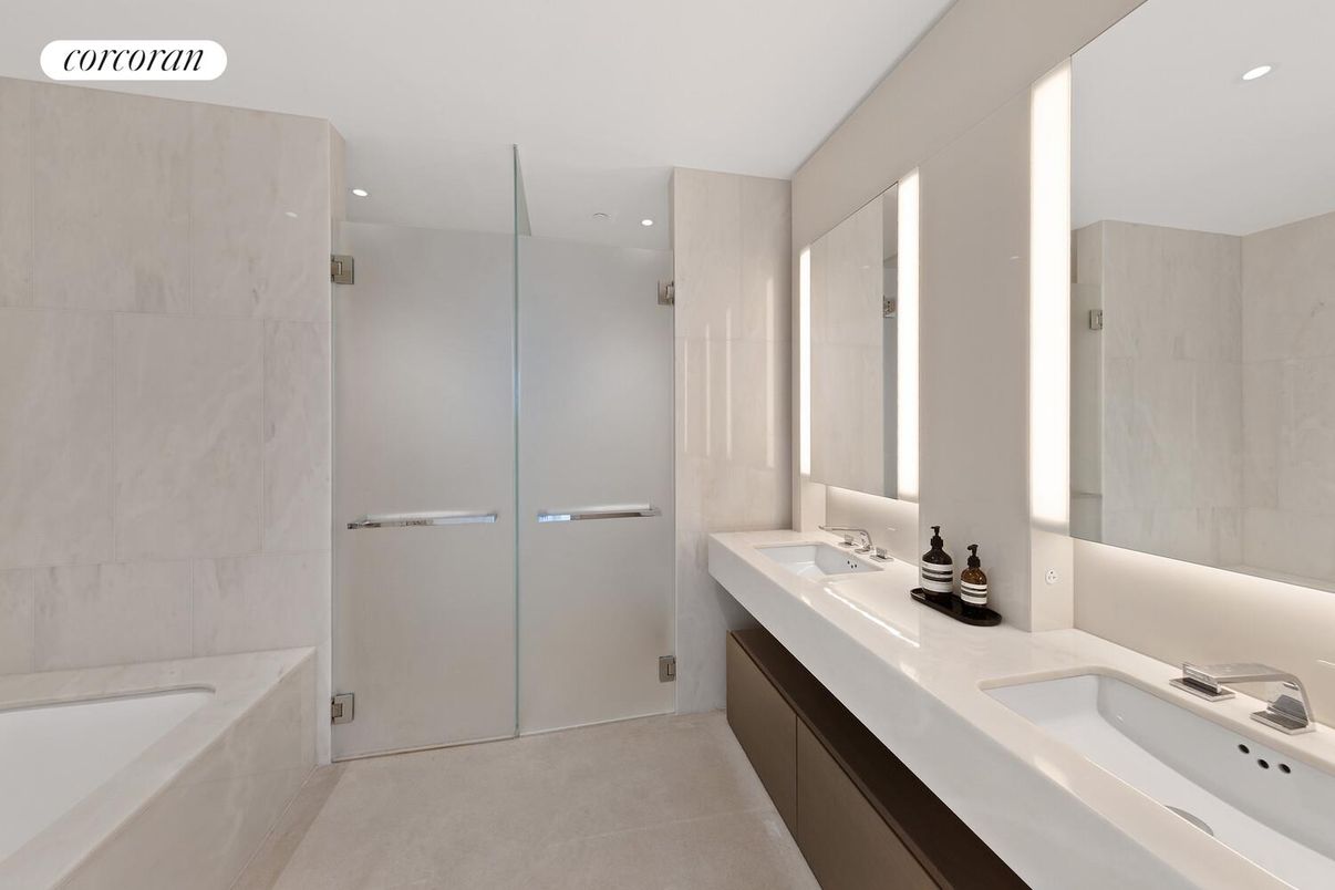 Bathroom, Dual Sink Vanities, Interior, Recessed Lighting