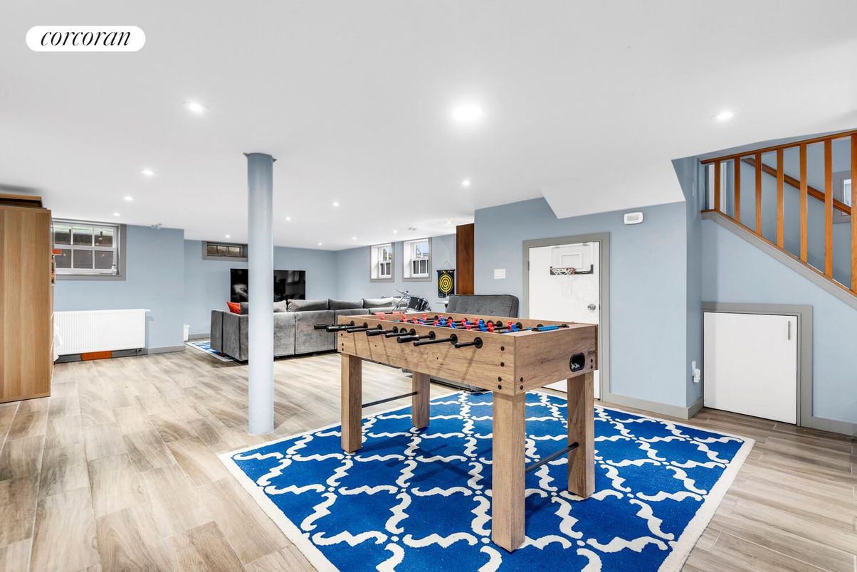 Game Room, Interior, Living room, Recessed Lighting, Wood Texture Flooring
