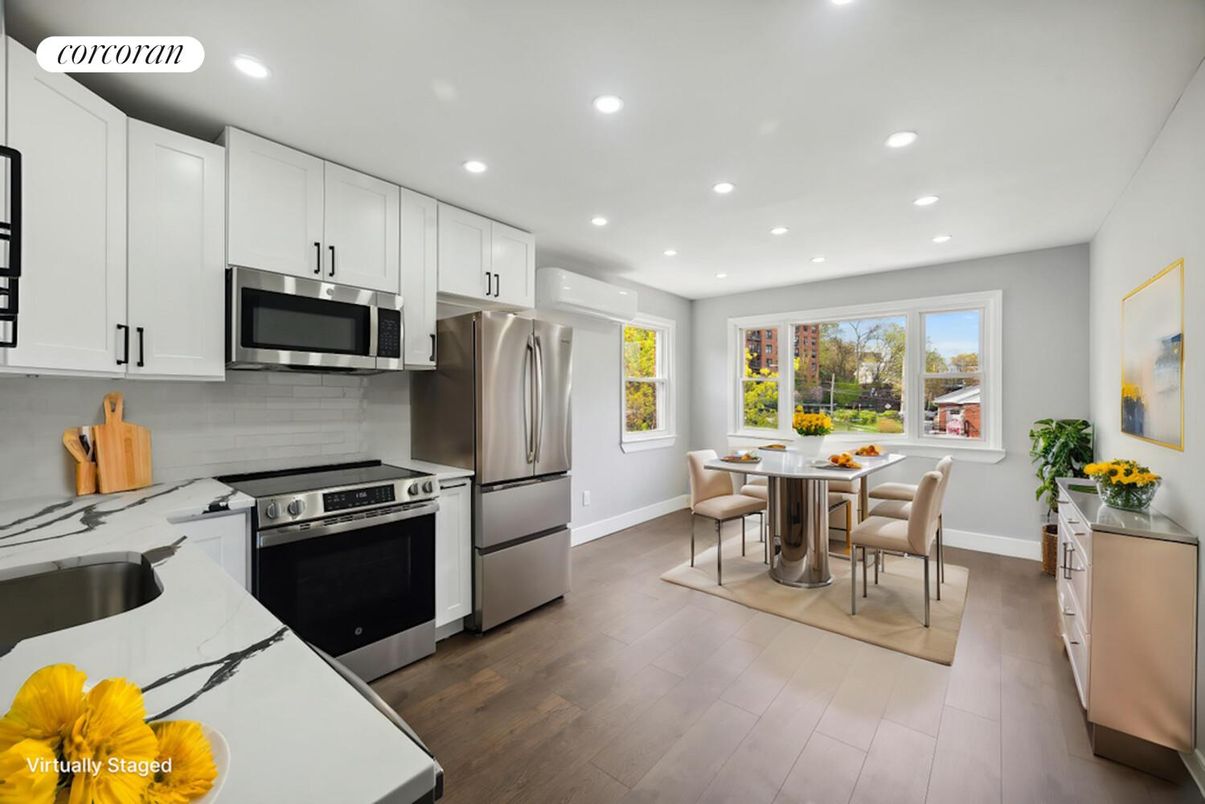 Dining room, Interior, Kitchen, Recessed Lighting, Stainless Steel Appliances, Wood Texture Flooring