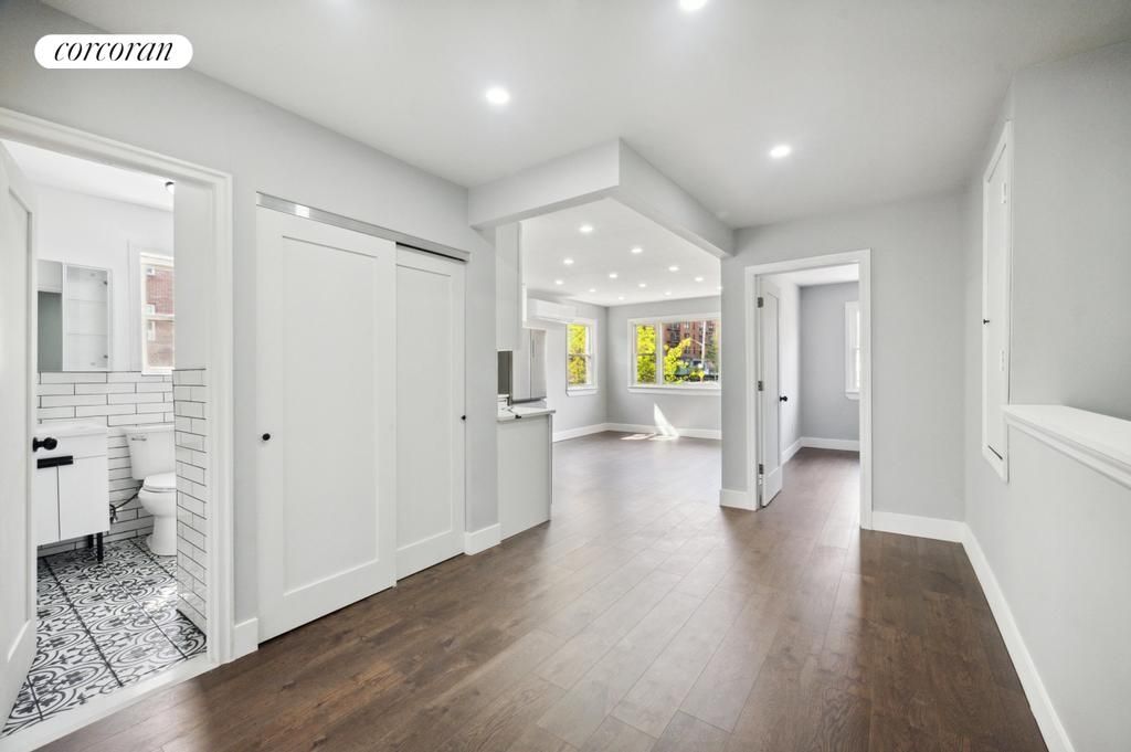 Bathroom, Interior, Recessed Lighting, Wood Texture Flooring