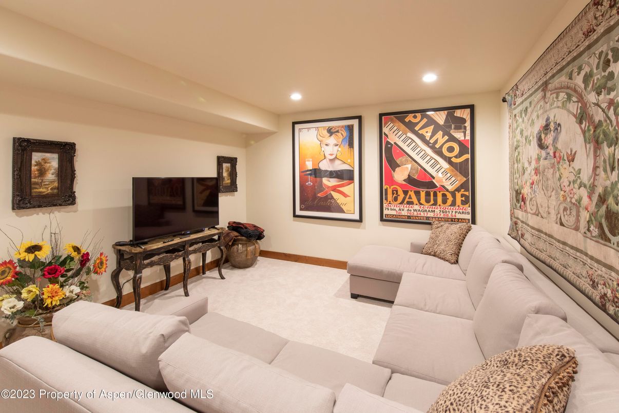 Interior, Living room, Recessed Lighting