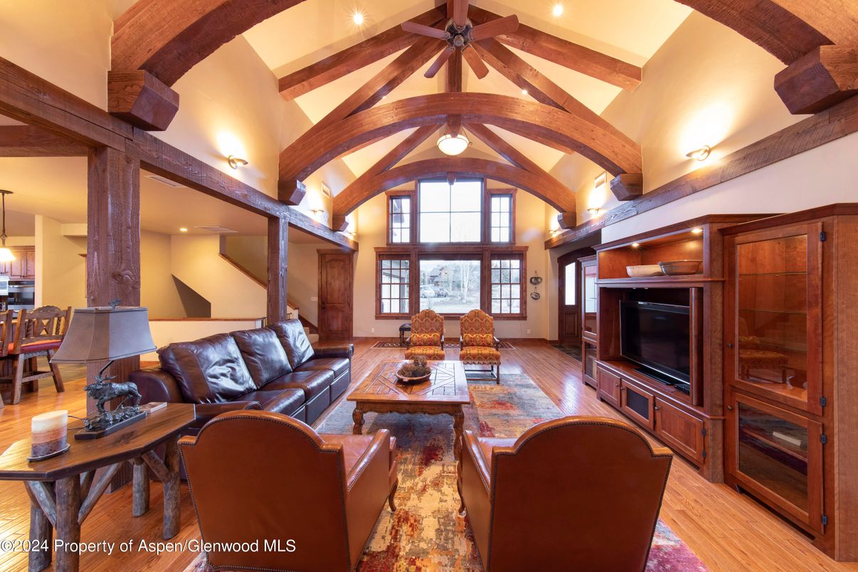 Dining room, Interior, Living room, Pendant Lights, Recessed Lighting, Wooden Beams, Wood Texture Flooring