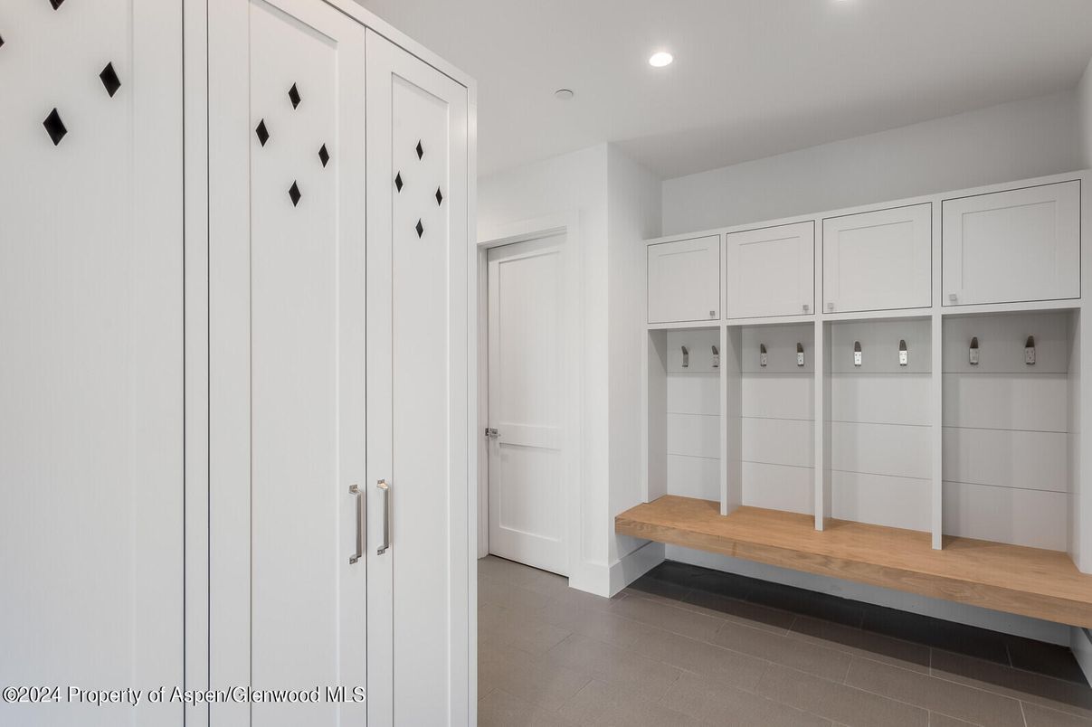 Interior, Recessed Lighting