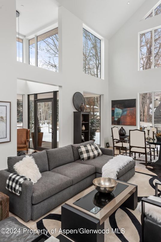 Dining room, Interior, Living room, Pendant Lights, Recessed Lighting