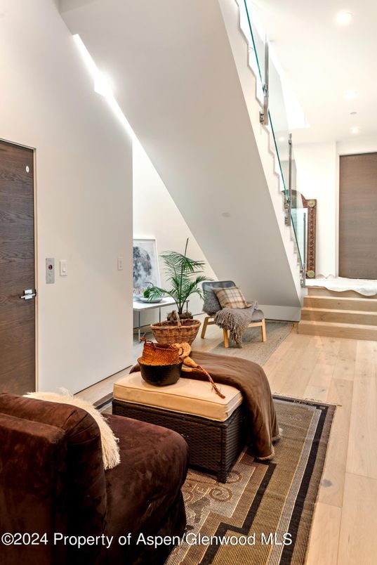 Interior, Recessed Lighting, Wood Texture Flooring