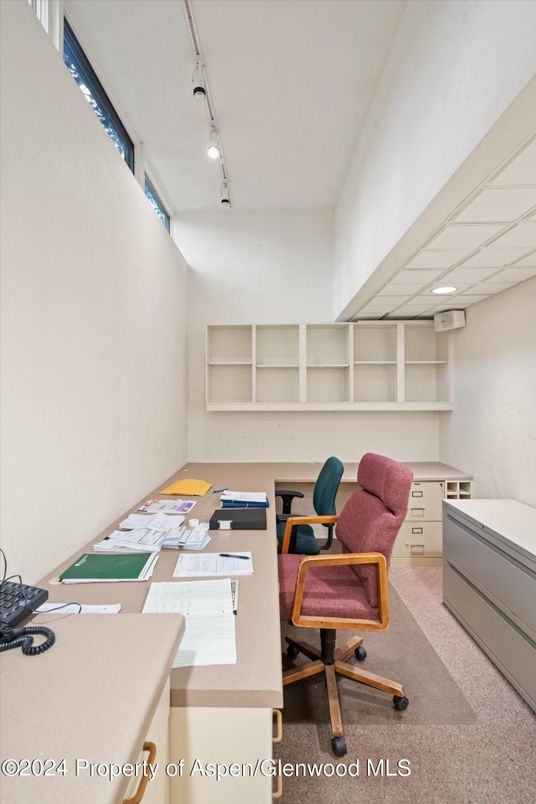 Home Office, Interior