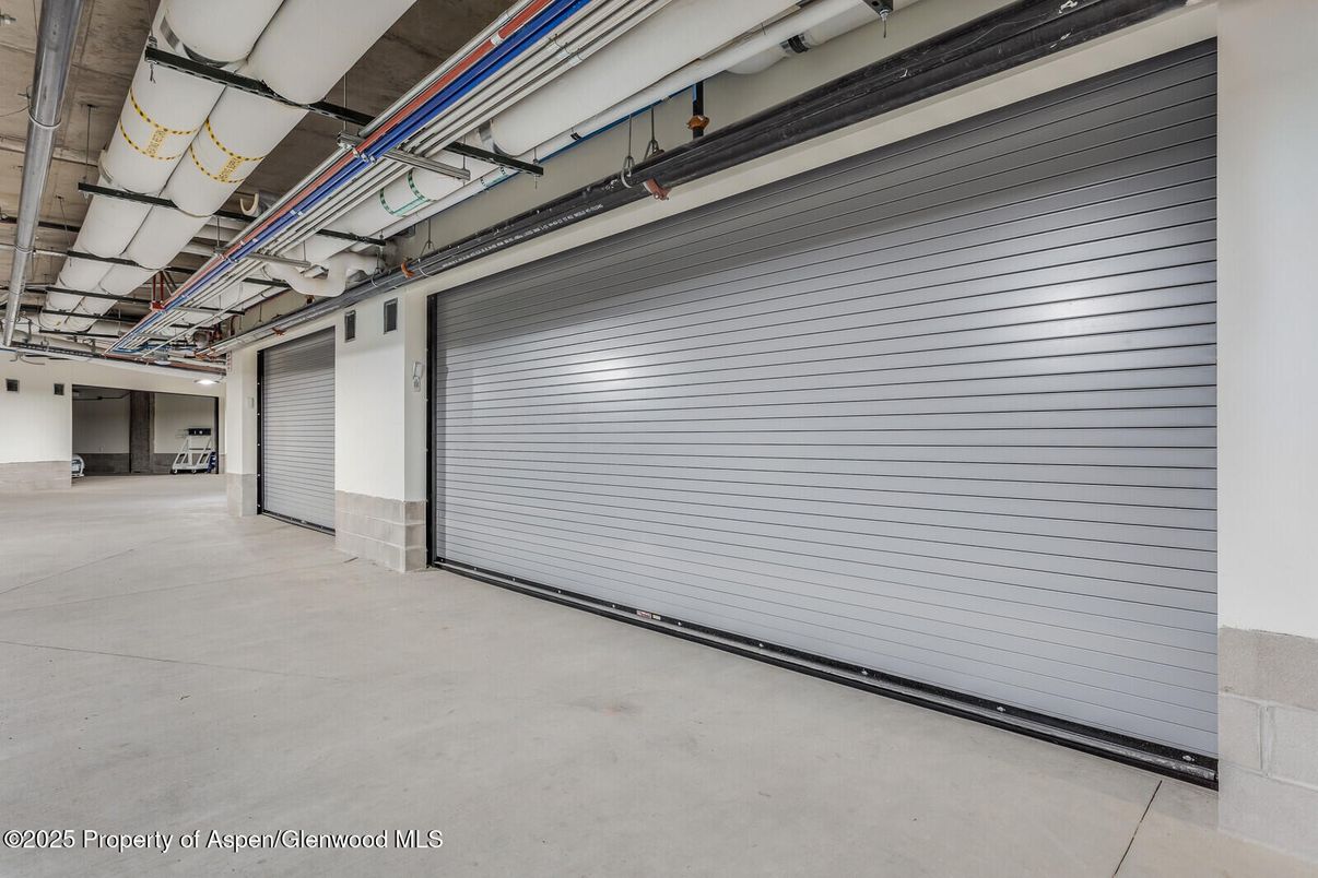 Garage, Interior