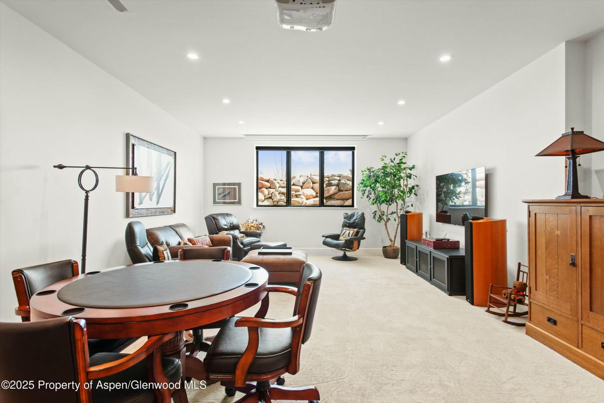 Dining room, Interior, Living room, Recessed Lighting