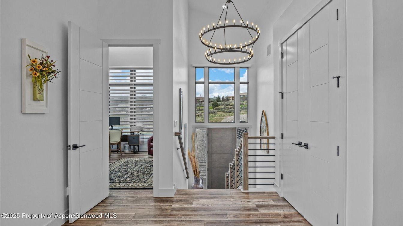 Interior, Pendant Lights, Wood Texture Flooring