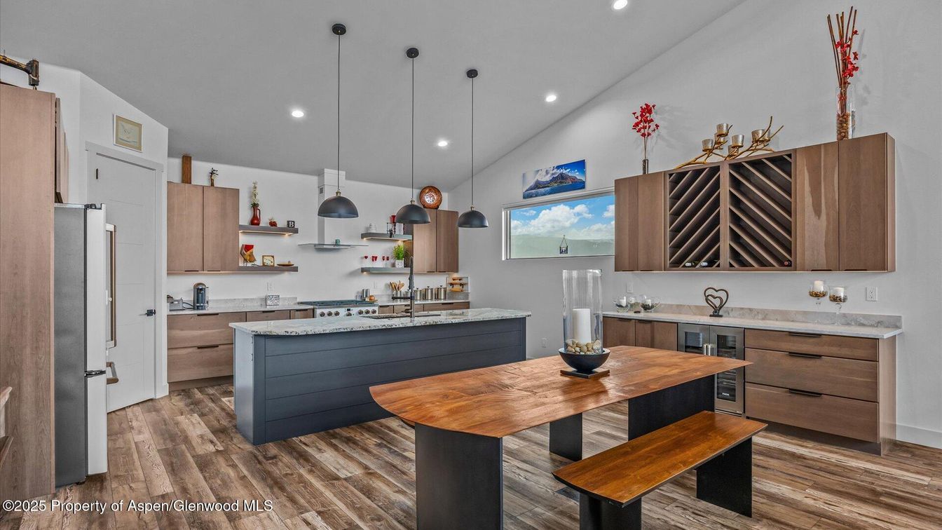 Dining room, Interior, Kitchen, Pendant Lights, Recessed Lighting, Wood Texture Flooring