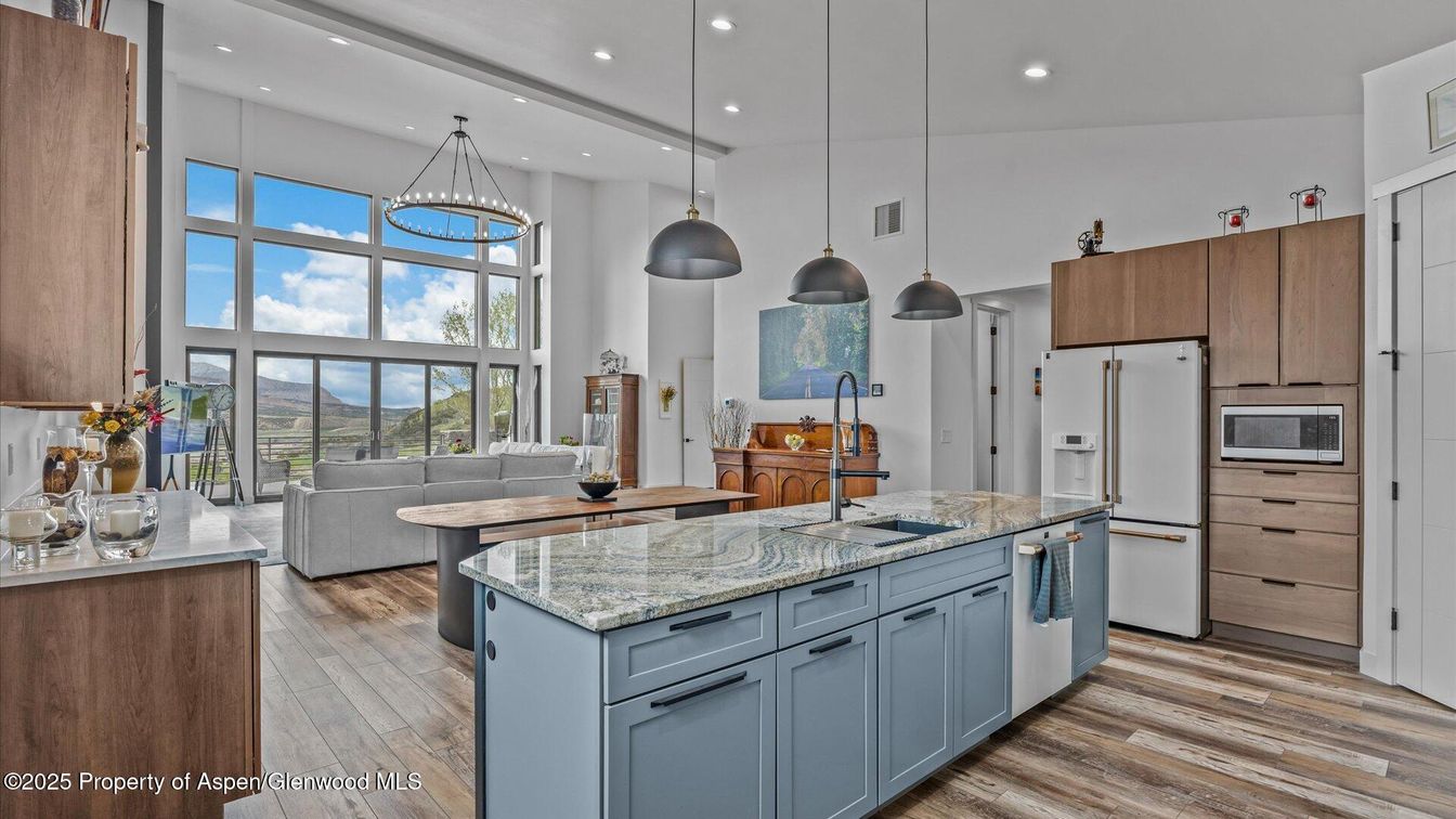 Interior, Kitchen, Living room, Pendant Lights, Recessed Lighting, Stainless Steel Appliances, Wood Texture Flooring