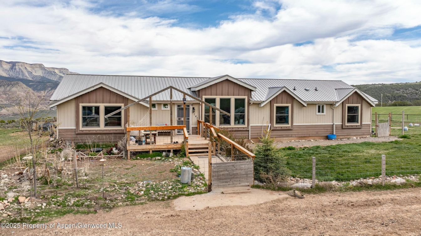 Backyard, Exterior, Facade, Farmhouse