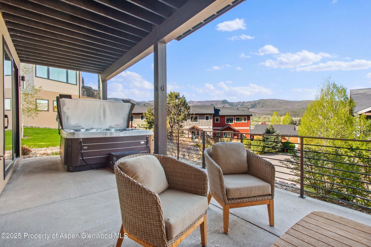 Exterior, Hot Tub
