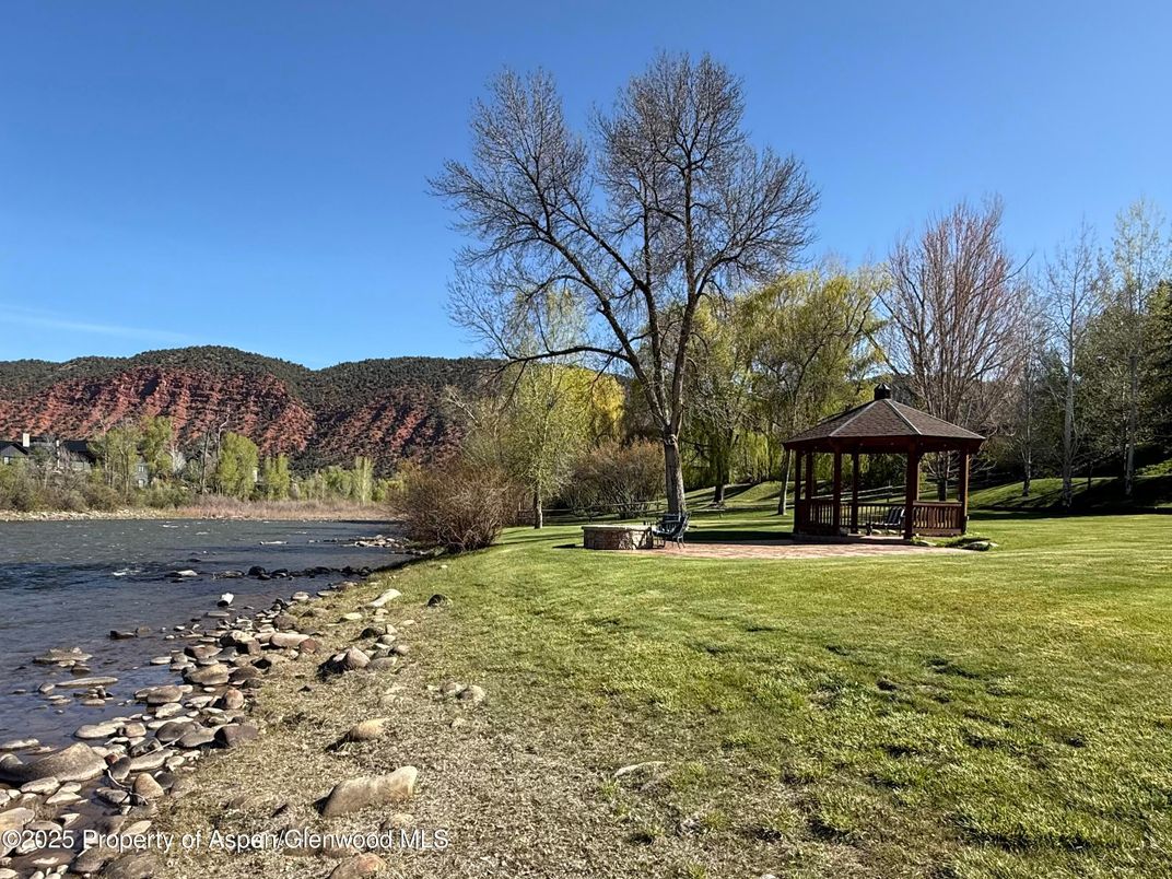 Backyard, Exterior, Lake