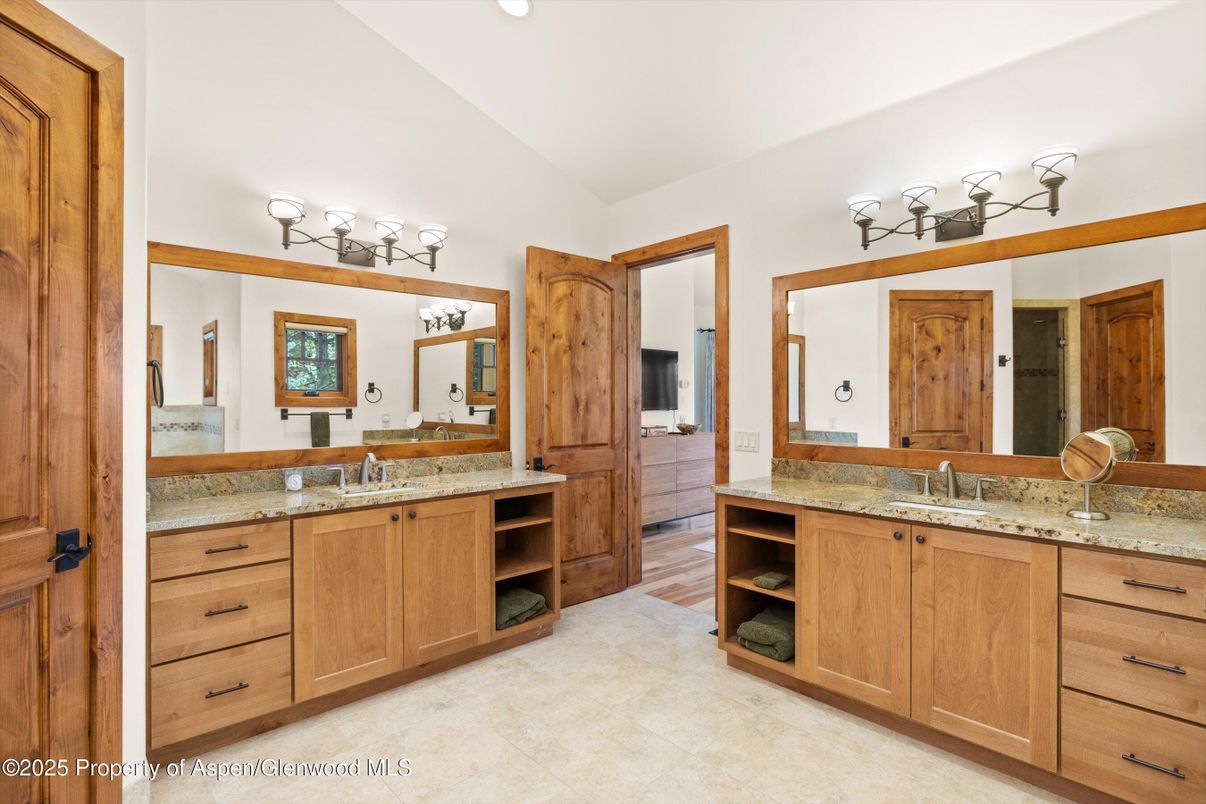 Bathroom, Dual Sink Vanities, Interior